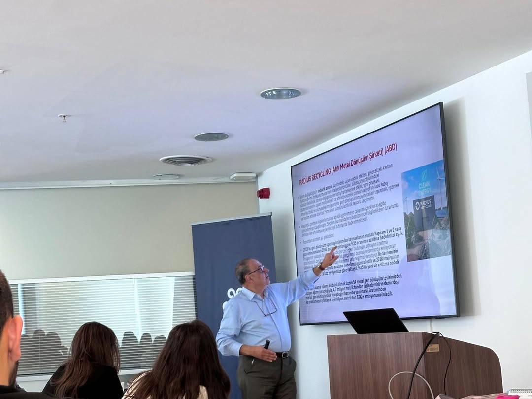 SnapInsta.to_587376686_18166225336382462_922933753185297673_n