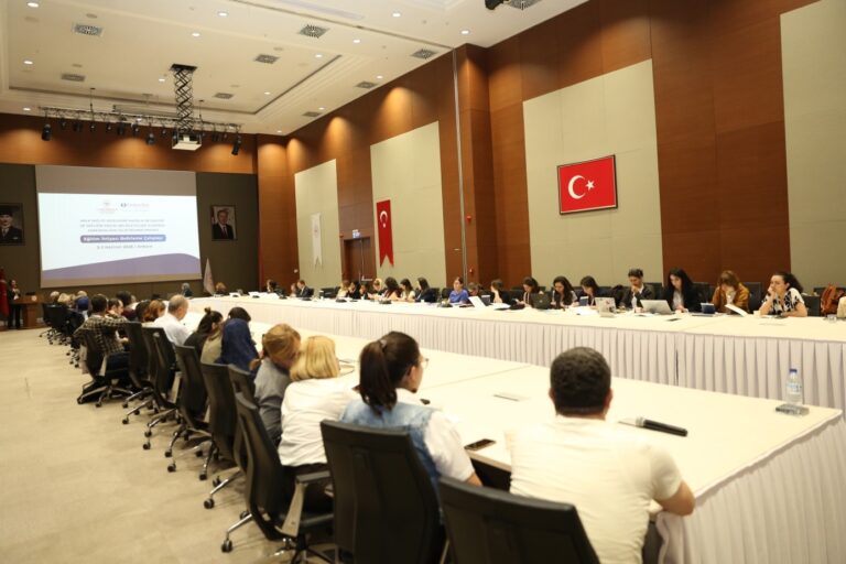 Halk Sağlığı Krizlerine Hazırlık Becerileri ve Sağlığın Sosyal Belirleyicileri Alanında Farkındalığın Geliştirilmesi Projesi Kapsamında Eğitim İhtiyacı Belirleme Çalıştayı